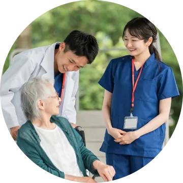 介護施設や病院での出張介護イメージ