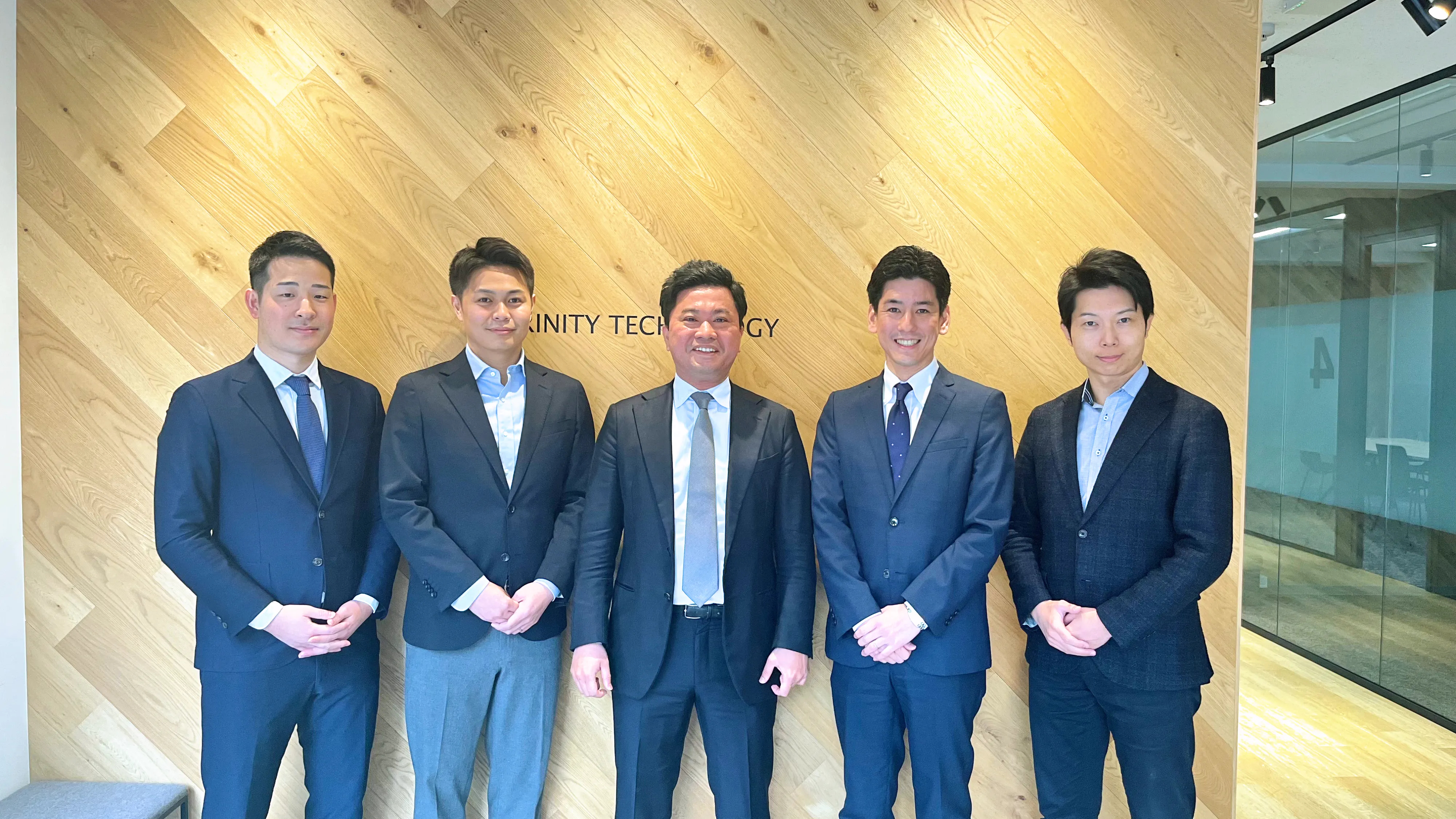 インタビュー中の磨 和寛